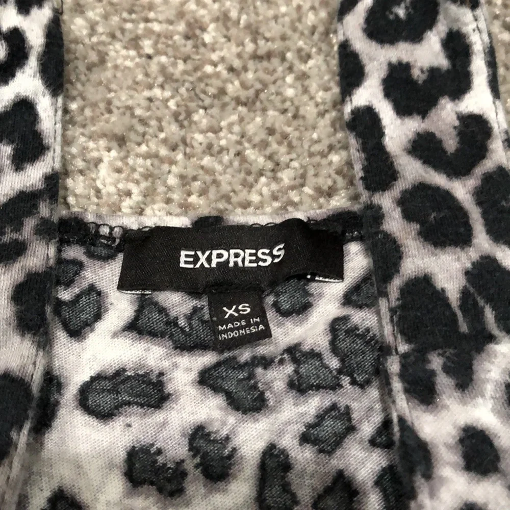 Express crop tops - Picture 3 of 6